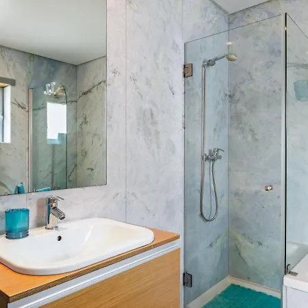 Villa Attractive In Salir Do Porto